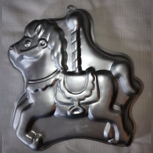 1990 Wilton Cake Pan Vintage Carousel Horse Mold 1990 Aluminum ‎ Birthday